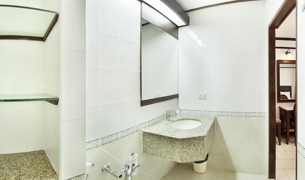 Rattana Mansion Hotell Phuket Eksteriør bilde