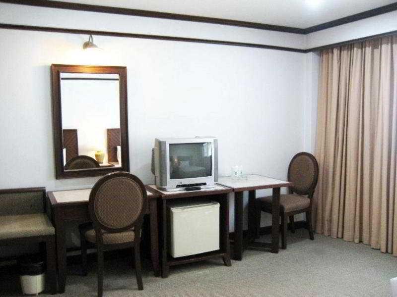 Rattana Mansion Hotell Phuket Eksteriør bilde