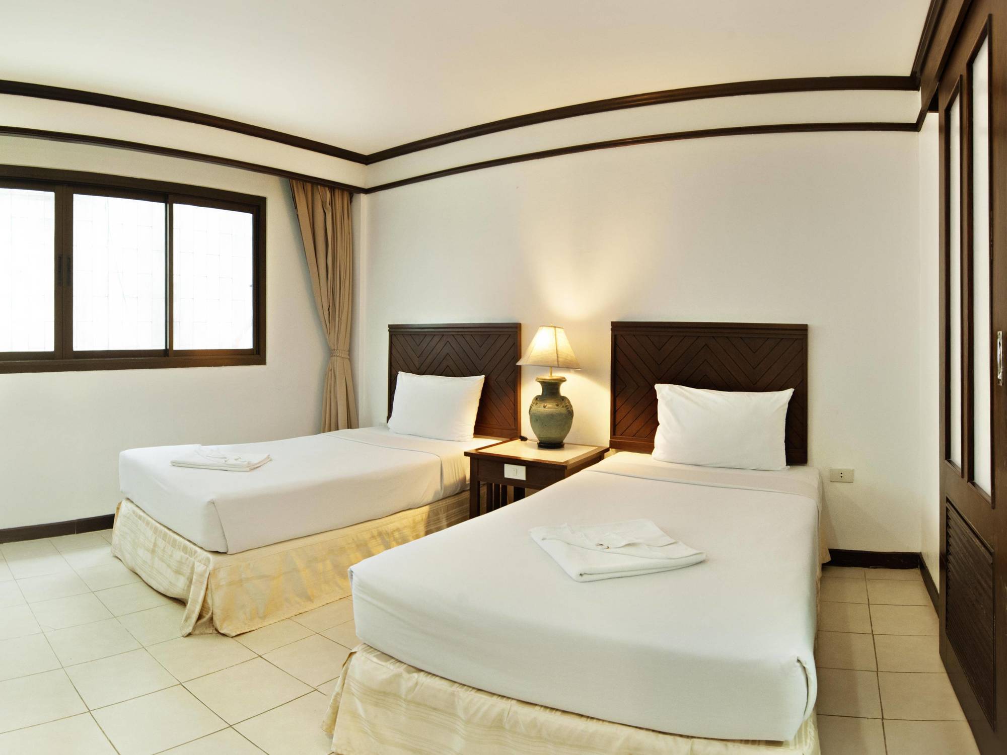 Rattana Mansion Hotell Phuket Eksteriør bilde