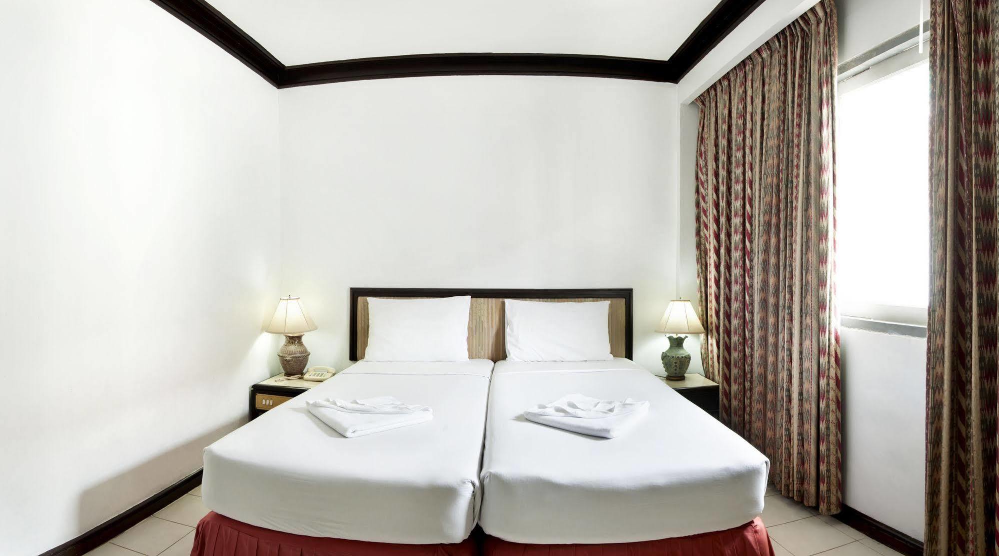 Rattana Mansion Hotell Phuket Eksteriør bilde