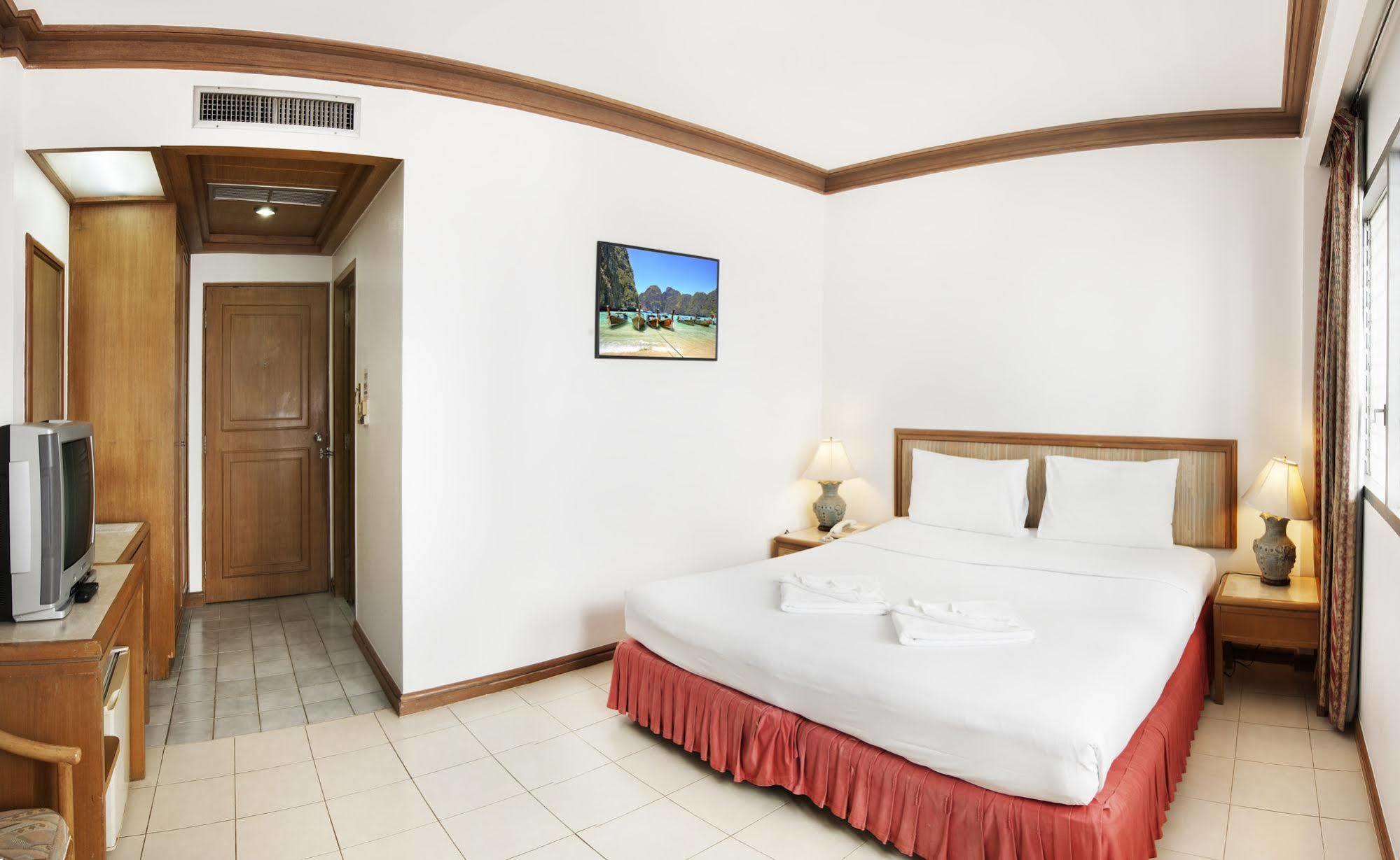 Rattana Mansion Hotell Phuket Eksteriør bilde