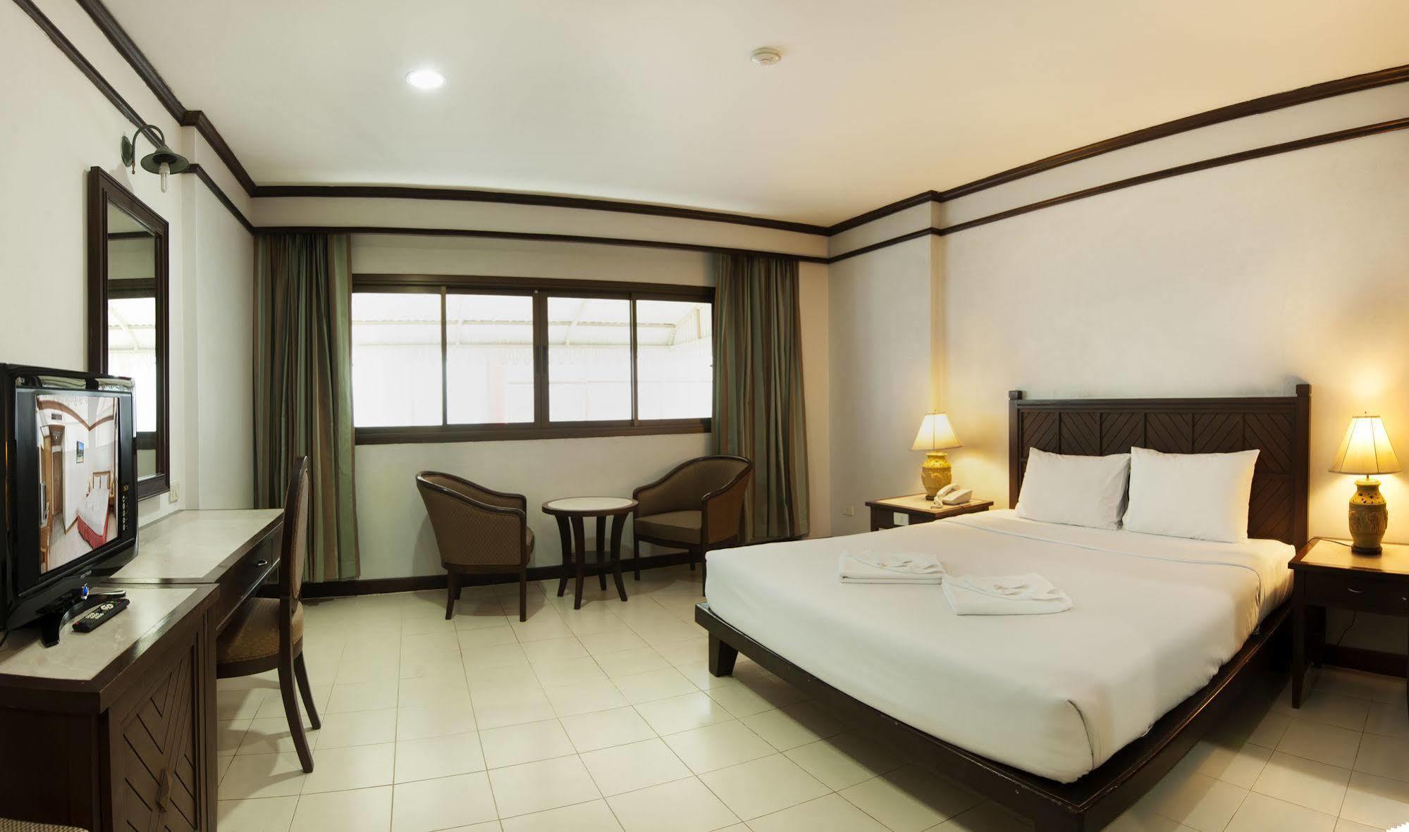 Rattana Mansion Hotell Phuket Eksteriør bilde