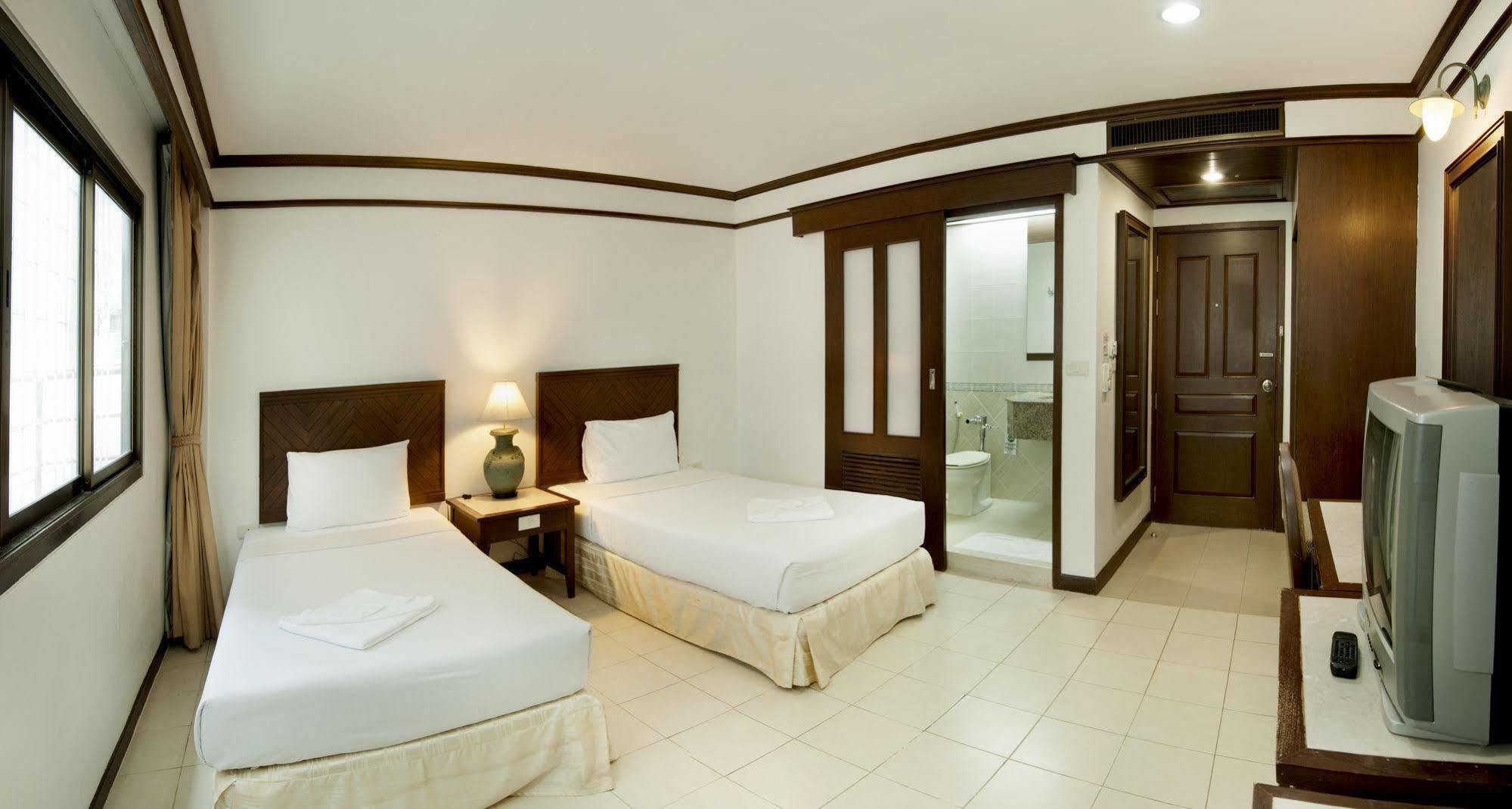 Rattana Mansion Hotell Phuket Eksteriør bilde