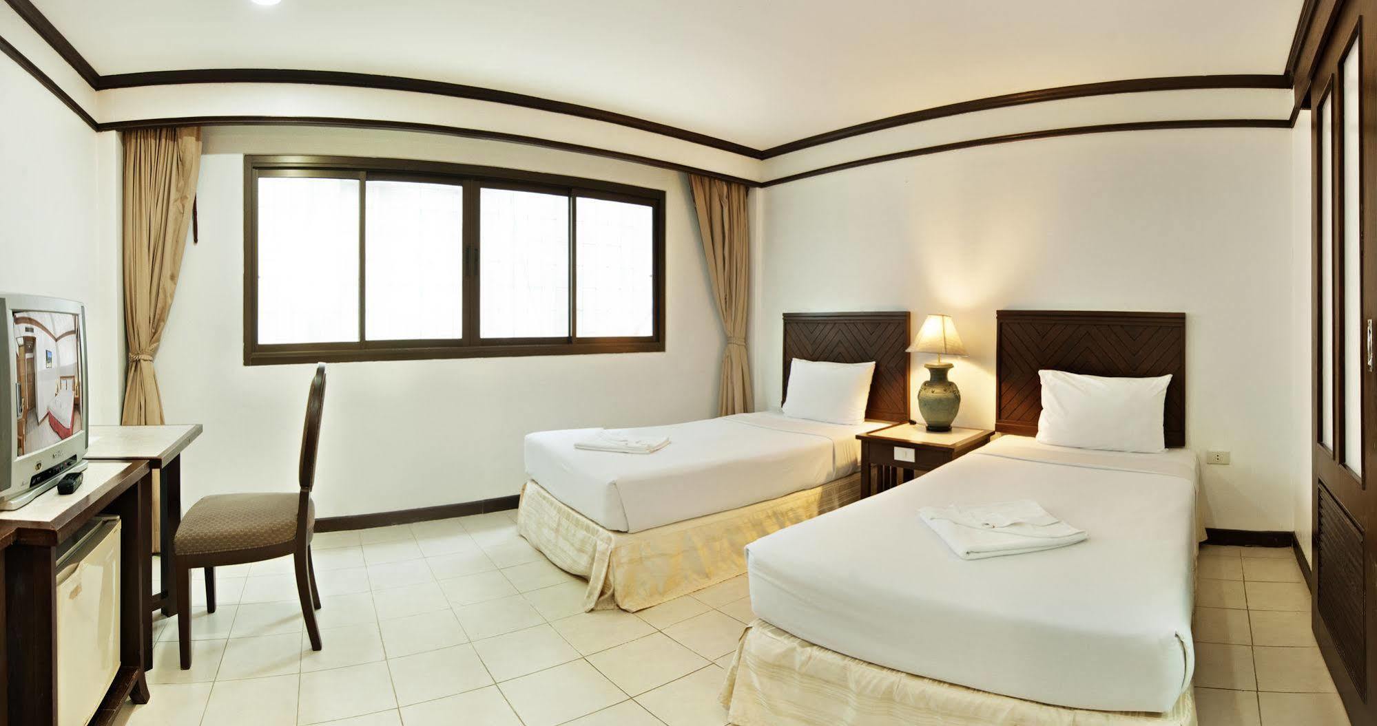 Rattana Mansion Hotell Phuket Eksteriør bilde